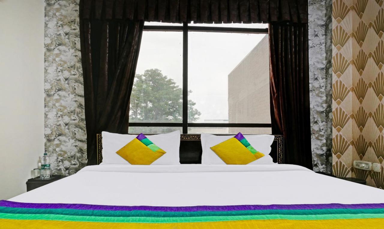 Treebo Trip Hotel Ashoka Grand Váránasí Exteriér fotografie
