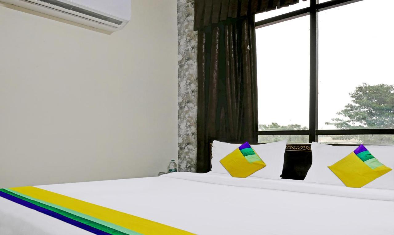 Treebo Trip Hotel Ashoka Grand Váránasí Exteriér fotografie